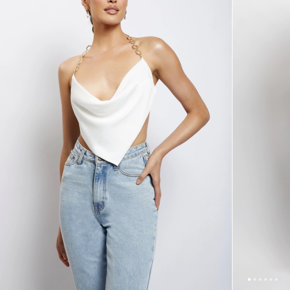 Halter chain top